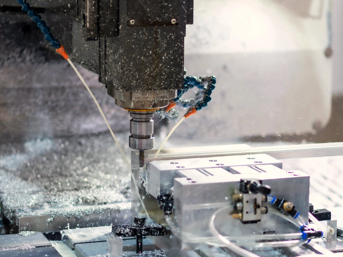 CNC-Fräse bei der Metallbearbeitung